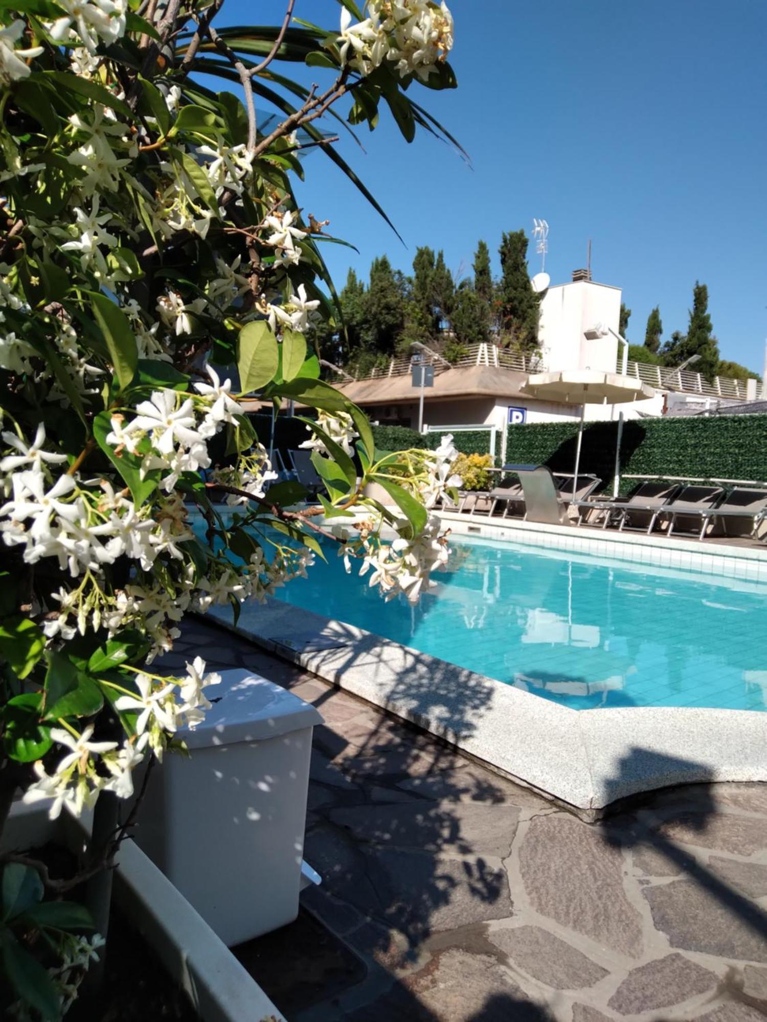 Hotel Poker Riccione Exteriér fotografie